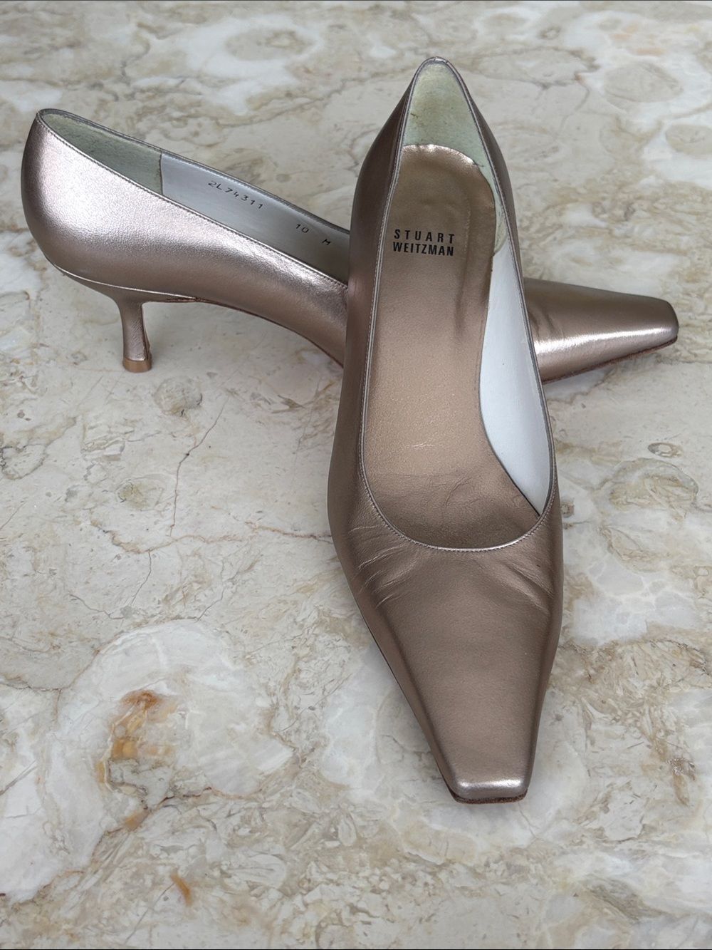 Stuart Weitzman Metallic Leather Kitten Heels – Size 10M